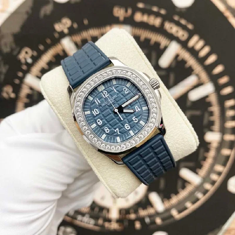 Patek Philippe Aquanaut Quartz 35mm 5067A Blue Dial Pre-Owned